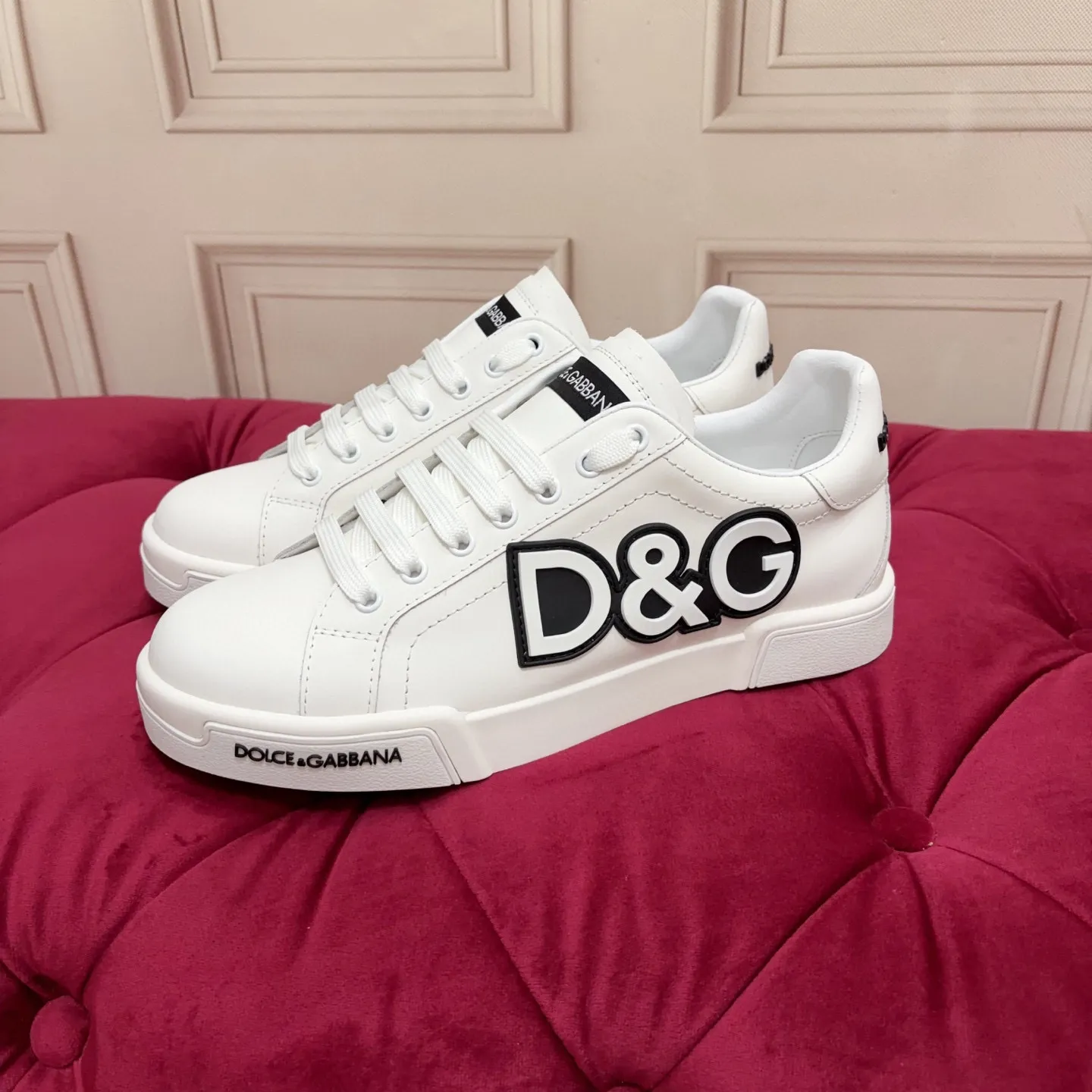 Men's shoes 💰580 High-end version High-quality brand outsole DOLCE & GABBANA 2025 new model High-end version High-end quality Exclusive precision customization available on the market High-end DG embellishment, beautiful luxury and sparkle Exquisite workmanship Many people love the use of high-end imported cowhide + craftsmanship White silk sheep lining Perfect interpretation of the latest inspiration for shoes Classic and fashion integrated luxury dream overrides fashionable high-end quality Code number 35-45 Standard code number